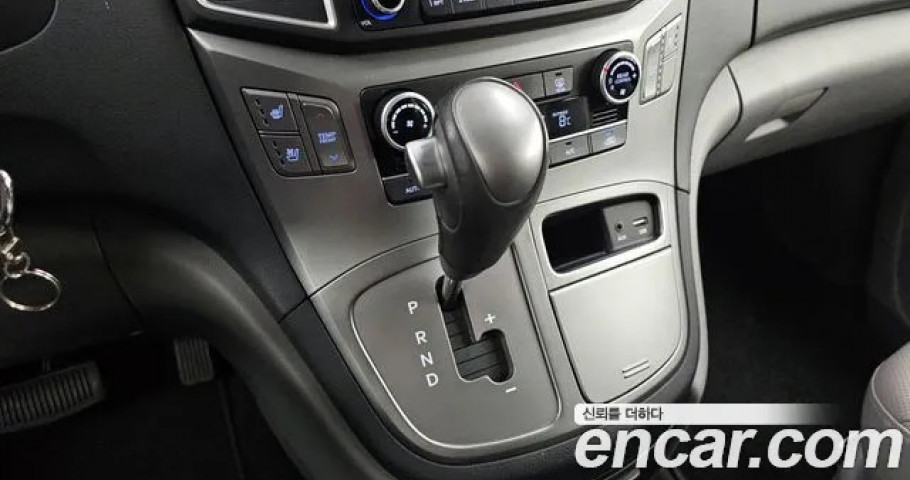Hyundai Starex 