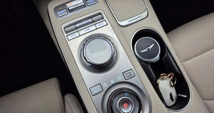 Genesis Gv70 