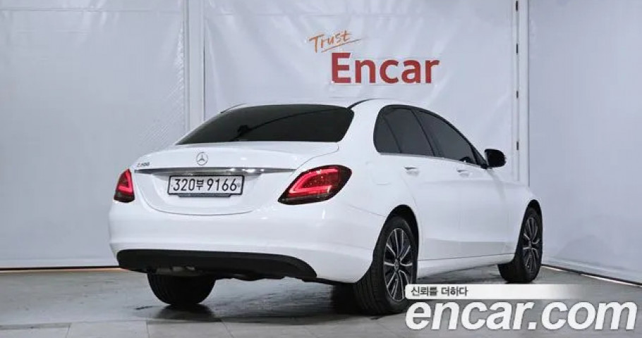 Mercedes-Benz C-Class 