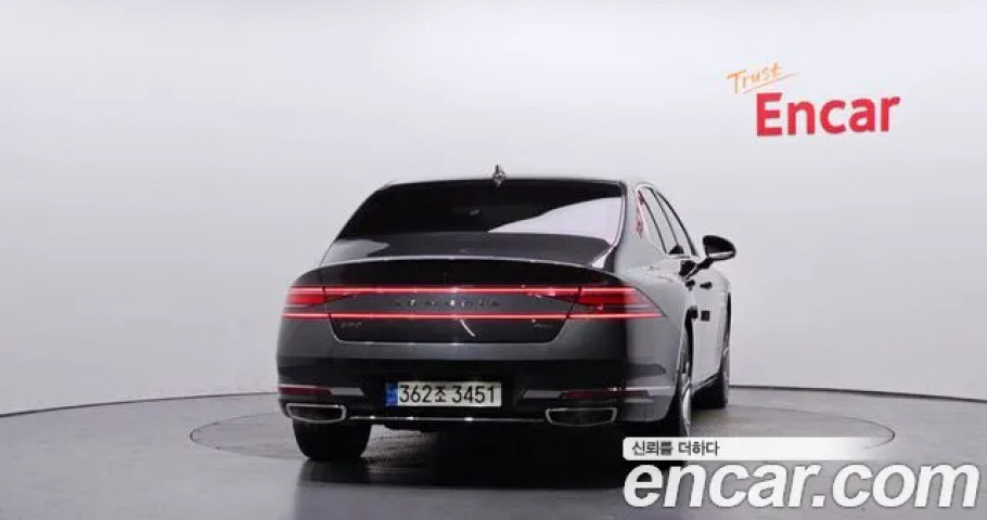 Genesis G90 