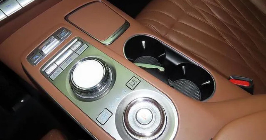 Genesis Gv70 