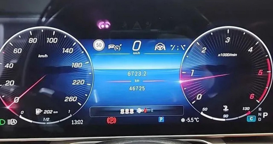 Mercedes-Benz S-Class 