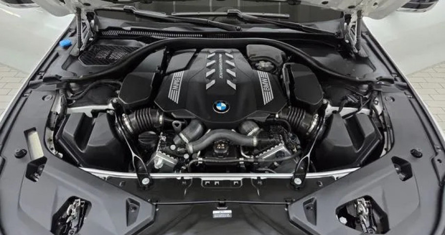 Bmw 8-Series 