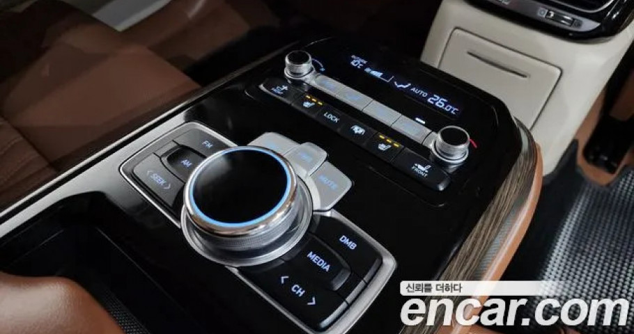 Genesis G90 
