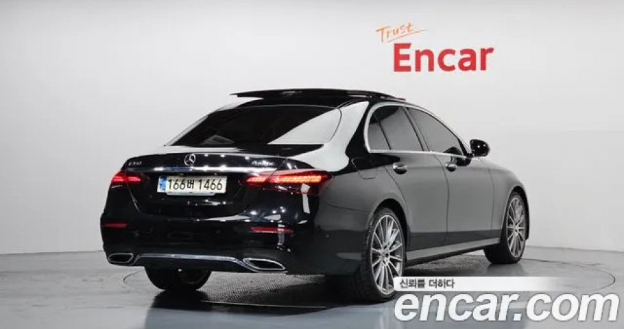 Mercedes-Benz E-Class 