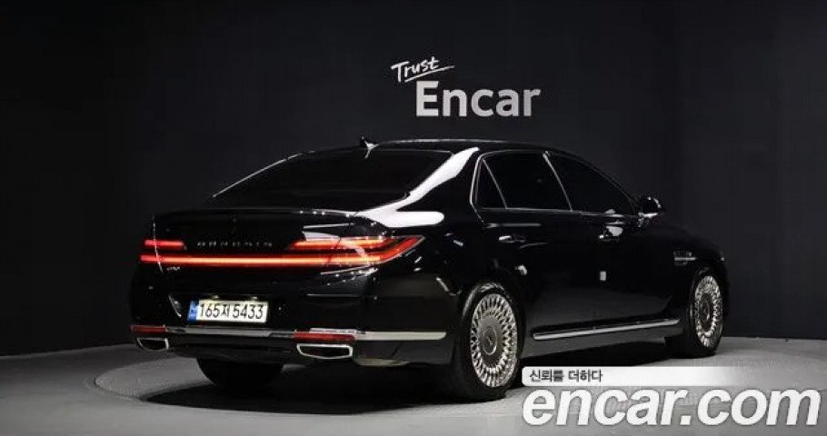 Genesis G90 