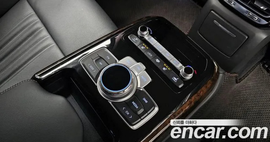 Genesis G90 