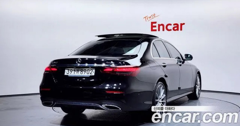 Mercedes-Benz E-Class 