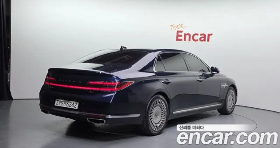 Genesis G90 