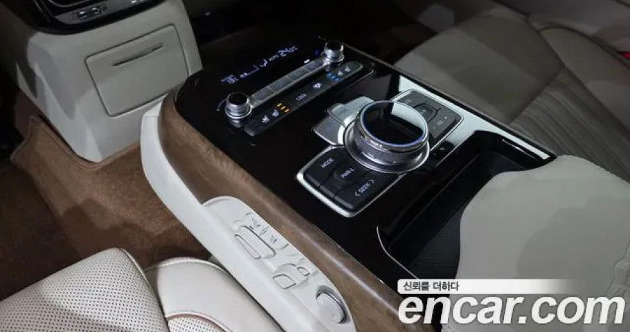 Genesis G90 