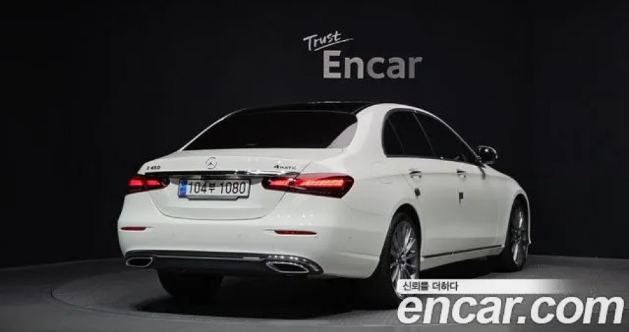 Mercedes-Benz E-Class 