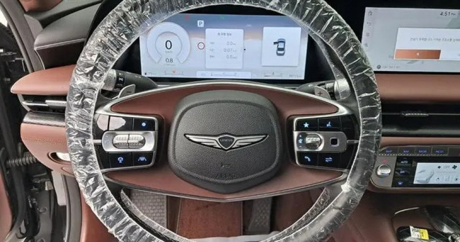 Genesis G90 