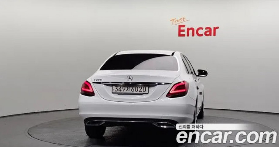 Mercedes-Benz C-Class 