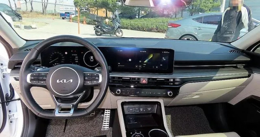 Kia K5 
