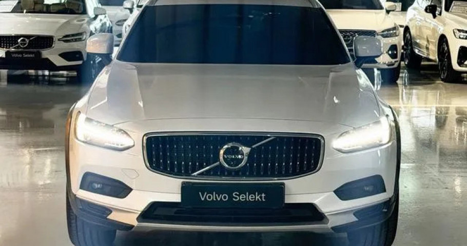 Volvo V90 