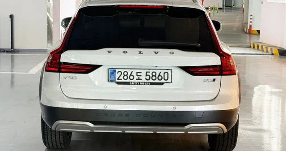 Volvo V90 