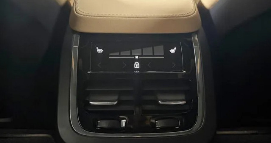 Volvo V90 