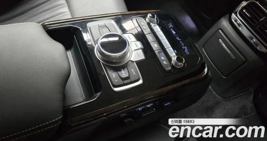 Genesis G90 