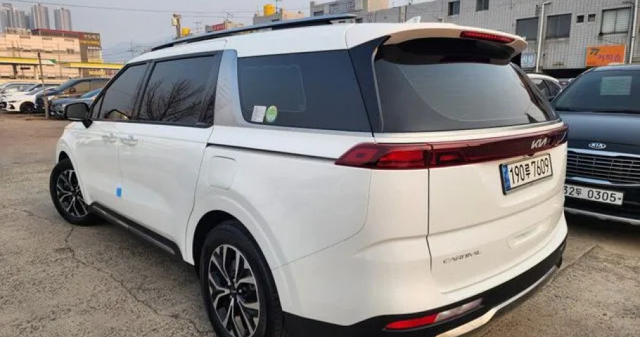 Kia Carnival 
