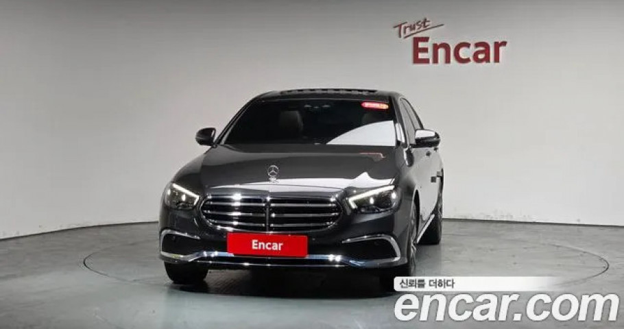 Mercedes-Benz E-Class 