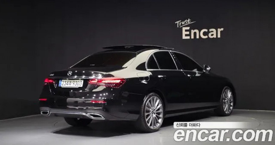 Mercedes-Benz E-Class 