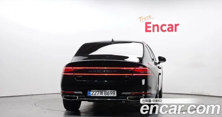 Genesis G90 