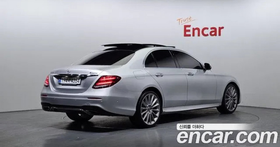 Mercedes-Benz E-Class 