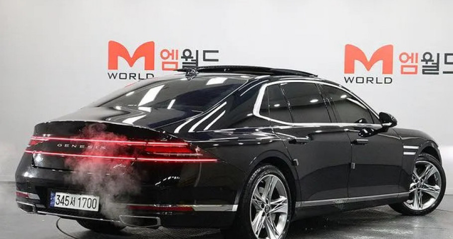 Genesis G90 