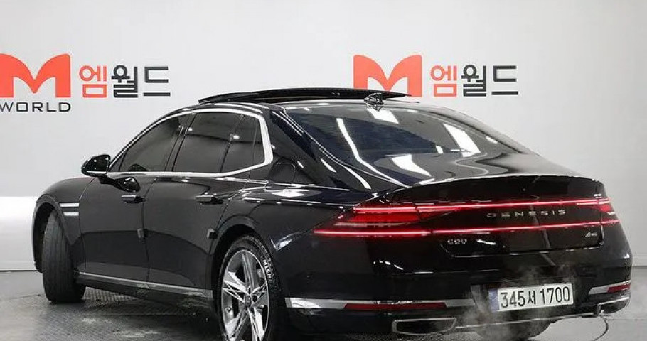 Genesis G90 