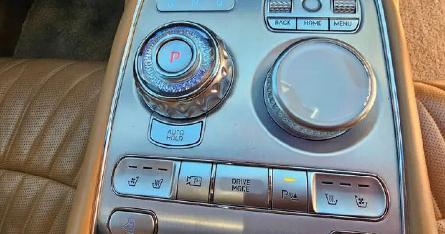Genesis G90 