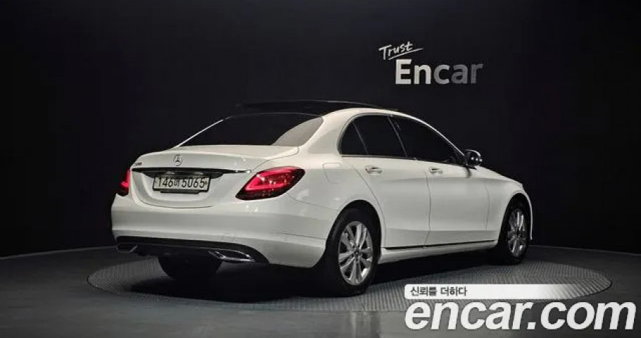 Mercedes-Benz C-Class 