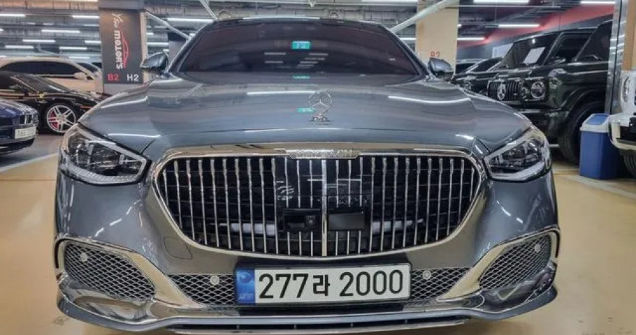 Mercedes-Benz S-Class 