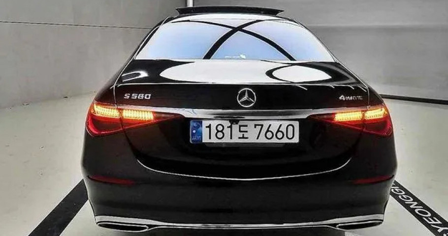 Mercedes-Benz S-Class 
