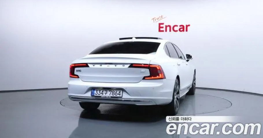 Volvo S90 