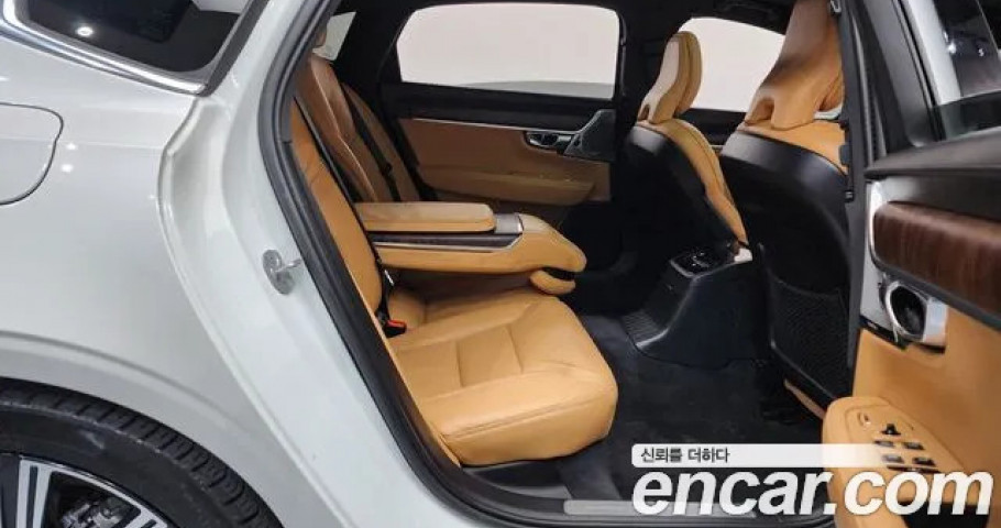 Volvo S90 