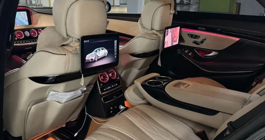 Mercedes-Benz S-Class 