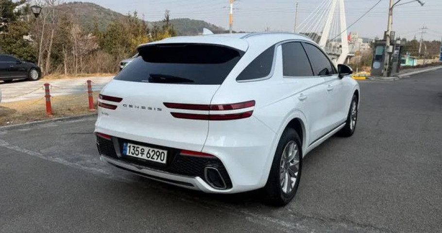 Genesis Gv70 