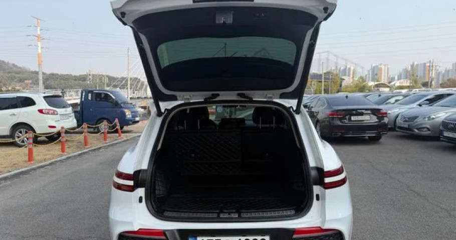 Genesis Gv70 