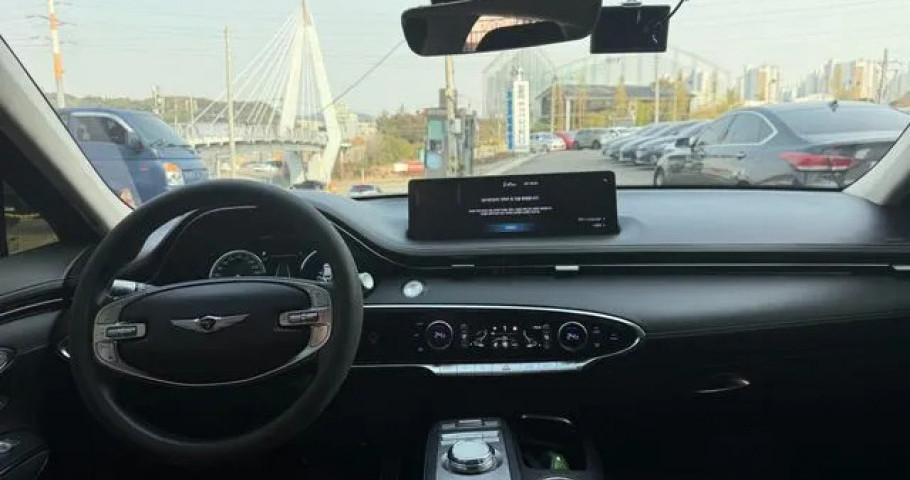 Genesis Gv70 