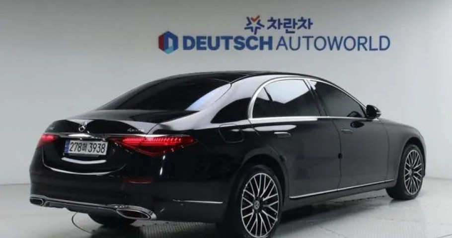 Mercedes-Benz S-Class 