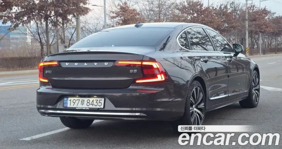Volvo S90 