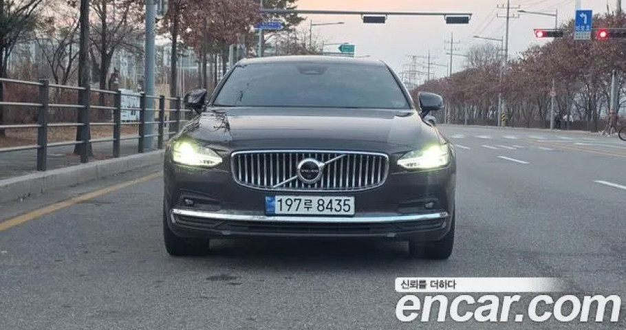 Volvo S90 