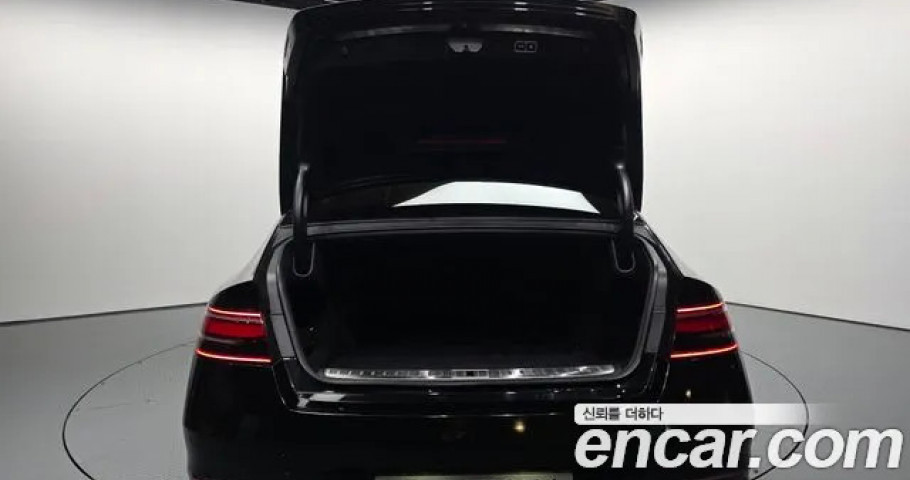 Genesis G90 