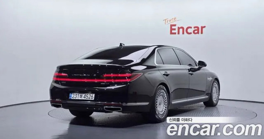 Genesis G90 