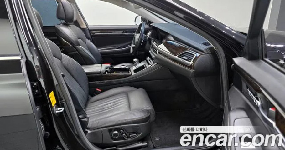 Genesis G90 