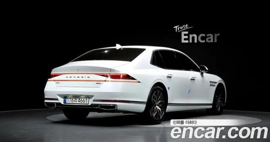 Genesis G90 