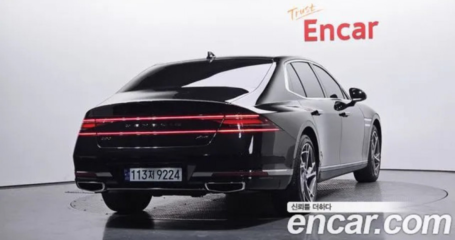 Genesis G90 