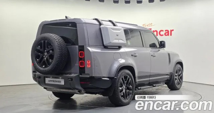 Land Rover Defender 
