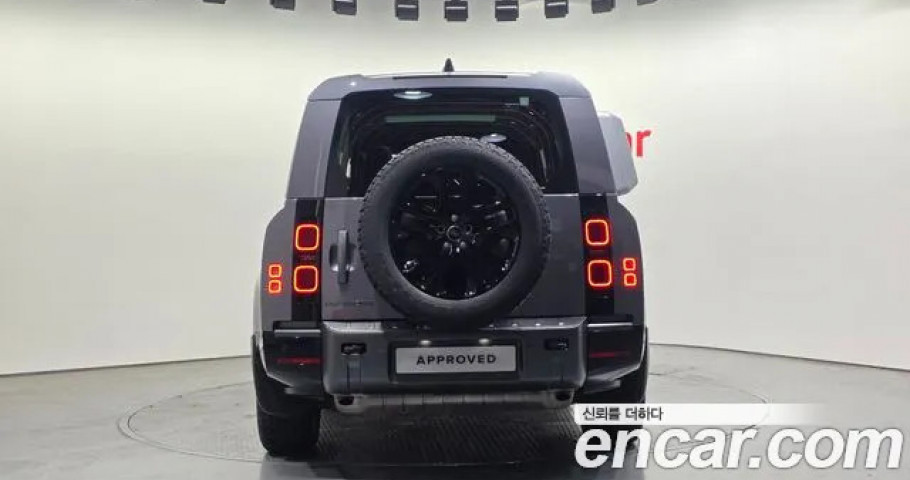 Land Rover Defender 
