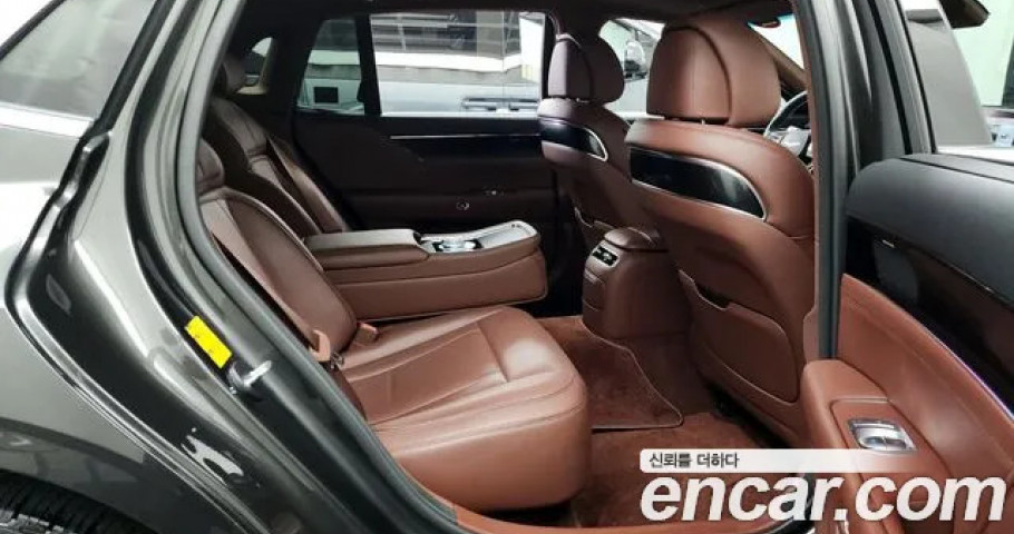 Genesis G90 